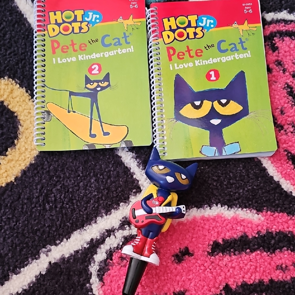 Hot Dots Jr. Pete the Cat Interactive Pen and Books Set